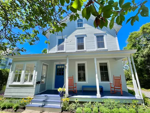 311 5th St, Greenport, NY 11944