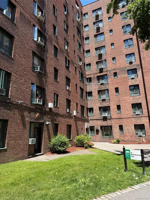 18 Metropolitan Oval #1C, New York, NY 10462