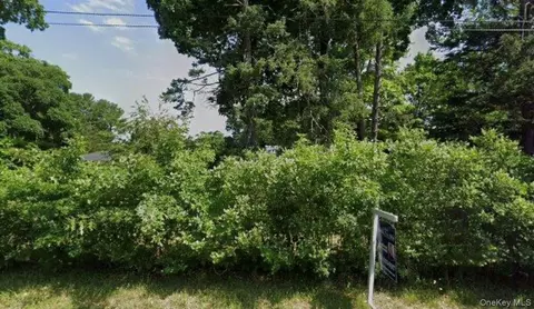 149 King Rd, Brookhaven, NY 11778