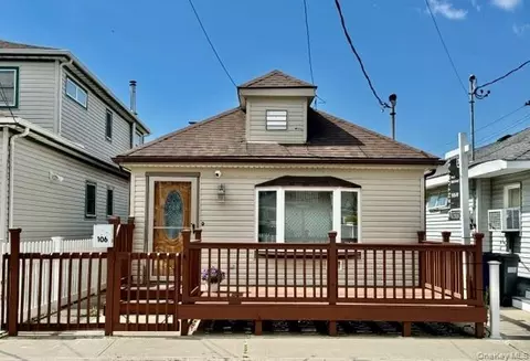 106 E 7th Rd, Broad Channel, NY 11693