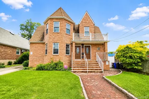 35-35 155th St, Flushing, NY 11354