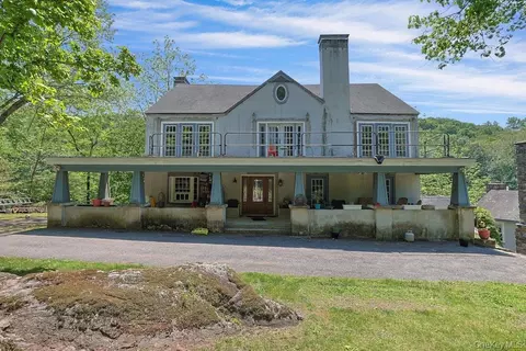 120 Spring Valley Rd, New Castle, NY 10562