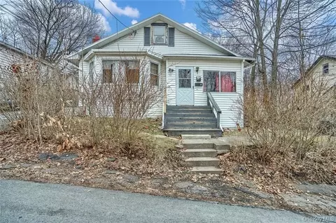 14 Smith St, Thompson, NY 12701