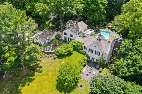 9 Charles Rd, Mount Kisco, NY 10549