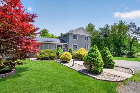 142 Hawleys Corners Rd, Lloyd, NY 12528