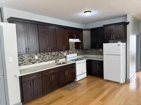 320 Atkins Ave, Brooklyn, NY 11208