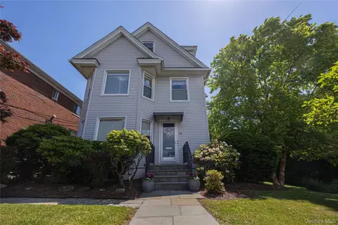 34 Morsemere Pl, Yonkers, NY 10701