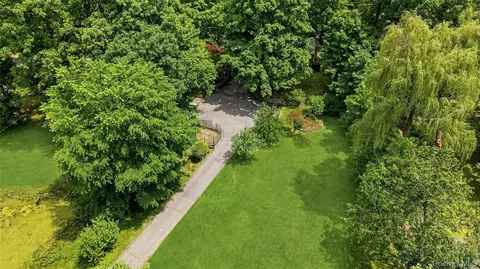 Exterior - 110 Morningside Dr, Ossining, NY 10562 photo 4 of 7