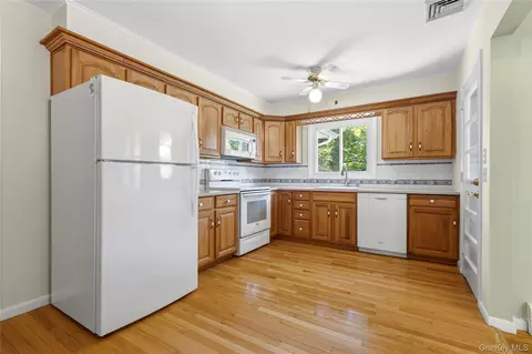 Kitchen - 110 Morningside Dr, Ossining, NY 10562 photo 2 of 3