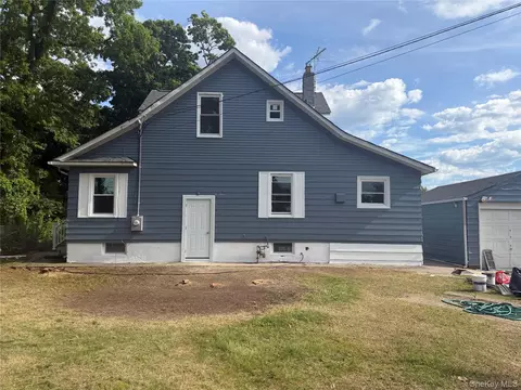 144 Carleton Ave, Islip Terrace, NY 11752