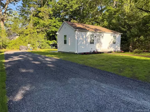 Exterior - 40 Fulton Ave, Mastic, NY 11950 photo 5 of 5