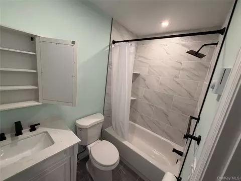 Bath - 40 Fulton Ave, Mastic, NY 11950 photo 4 of 4