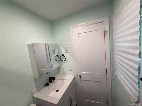 Bath - 40 Fulton Ave, Mastic, NY 11950 photo 1 of 4