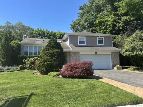 36 Harriet Dr, Syosset, NY 11791