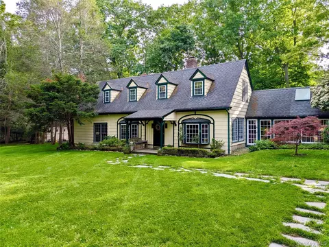 70 Nautilus Ave, Northport, NY 11768