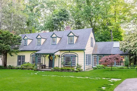 70 Nautilus Ave, Northport, NY 11768