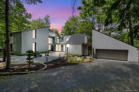 21 Lincoln Ter #19, Middletown, NY 10940