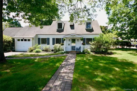 69 Dogwood Rd, Northport, NY 11768