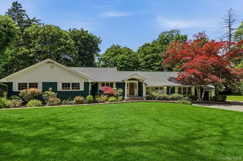 2341 Blue Spruce Dr, Yorktown, NY 10598