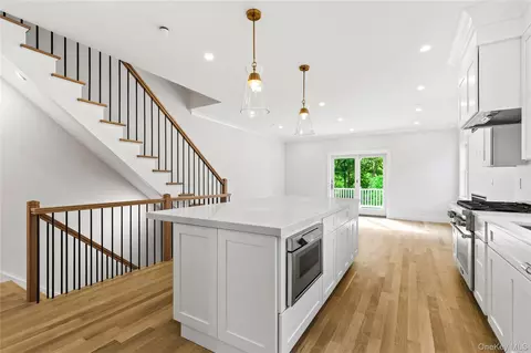 Entry Way - 86 B Maple Ave, Rye, NY 10580 photo 2 of 4