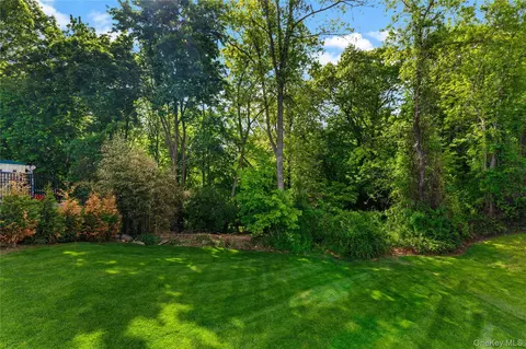 Exterior - 86 B Maple Ave, Rye, NY 10580 photo 4 of 5