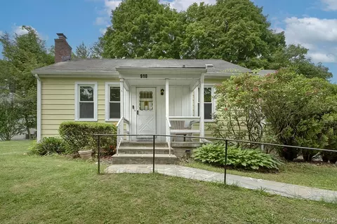 910 Linda Ave, Mount Pleasant, NY 10594