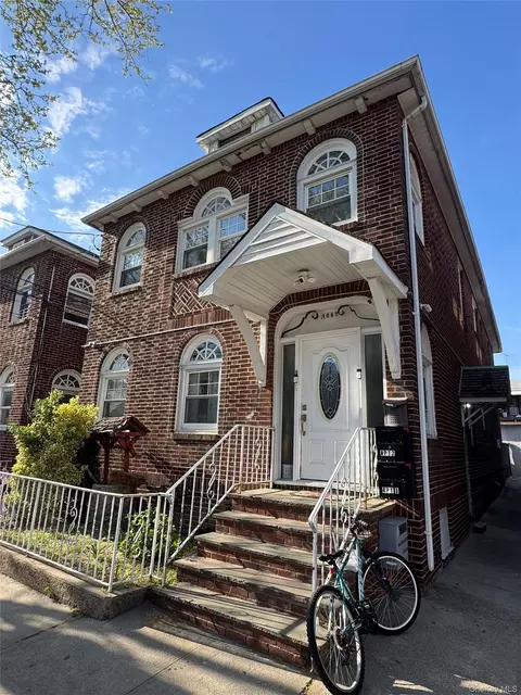 1065 Stell Pl, New York, NY 10469