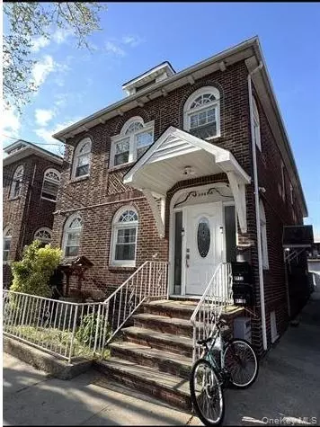 1065 Stell Pl, New York, NY 10469