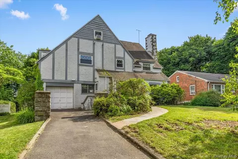 56 Northfield Rd, New Rochelle, NY 10804
