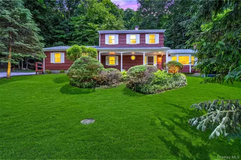 1096 Sunset St, Yorktown, NY 10598