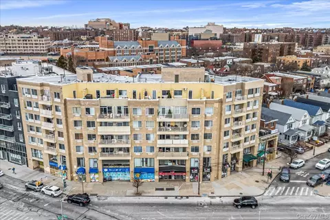 81-15 Queens Blvd #4H, New York, NY 11373
