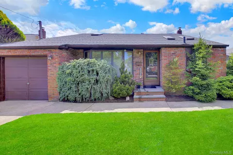 312 Eastlake Ave, Massapequa Park, NY 11762