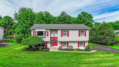 13 Pine Dr, Stony Point, NY 10980