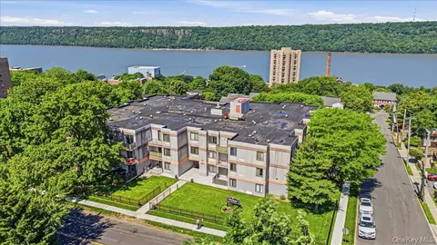 421 N Broadway #28, Yonkers, NY 10701
