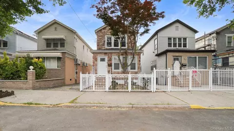 4219 Murdock Ave, New York, NY 10466