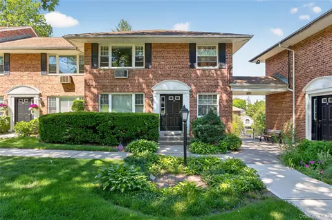 18 Madison Park Gdns # U, North Hempstead, NY 11050