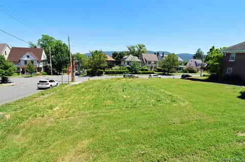 397 Grand St, Newburgh City, NY 12550