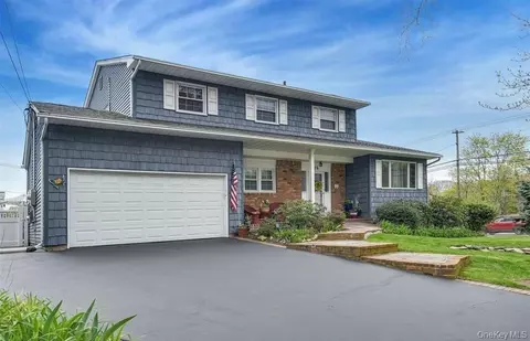 26 Eldorado Dr, East Northport, NY 11731