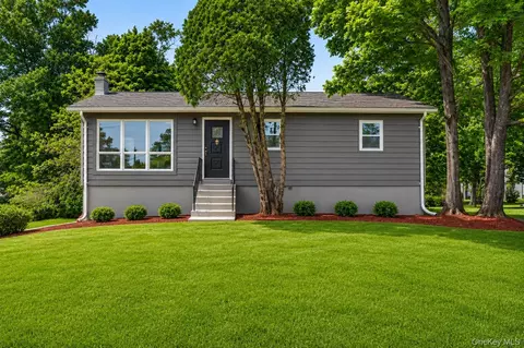 4 Maple Ln, Monroe, NY 10950