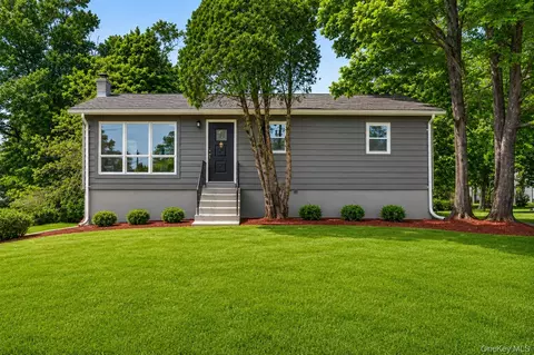 4 Maple Ln, Monroe, NY 10950