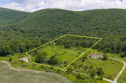 Mountain Edge Lane, North East, NY 12546