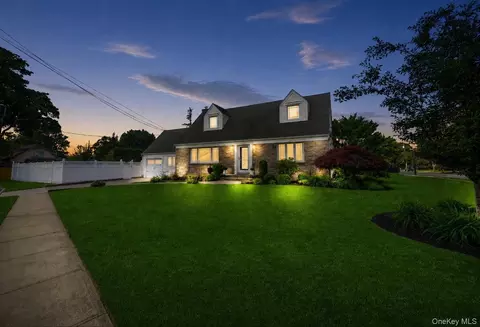 1864 Jane St, Wantagh, NY 11793
