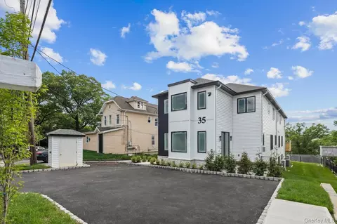 35 Prospect St #111, Ramapo, NY 10977