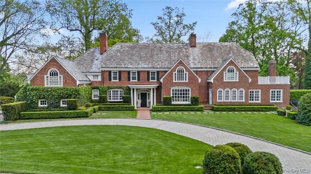 8 Boxwood Ln, Rye, NY 10580