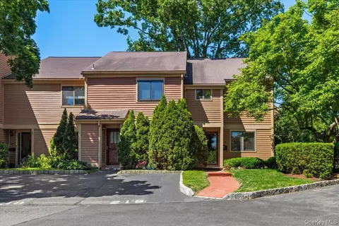 219 Treetop Crescent Ln, Rye Brook, NY 10573