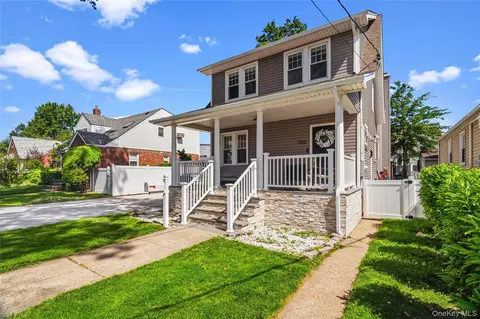 1315 6th Ave, New Hyde Park, NY 11040