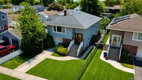190 Hollywood Ave, Valley Stream, NY 11581
