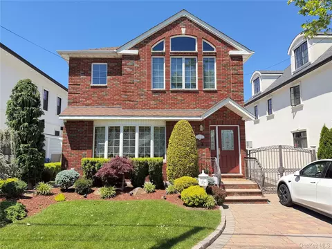 162-11 12th Rd, Whitestone, NY 11357