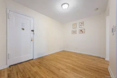 35-50 75th St #3C, Jackson Heights, NY 11372