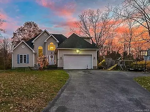 Exterior - 181 David Dr, Poughkeepsie, NY 12601 photo 10 of 11